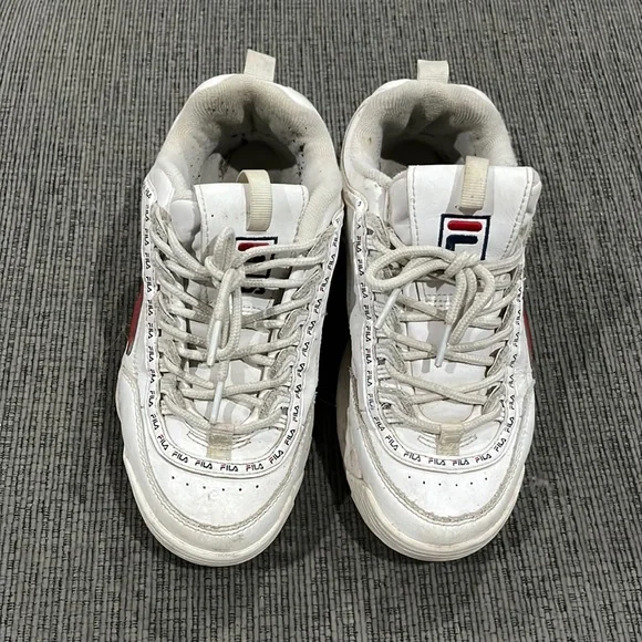 Filas - Picture 1 of 4